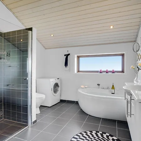 بيت للعطل Amazing In With Sauna Hjørring